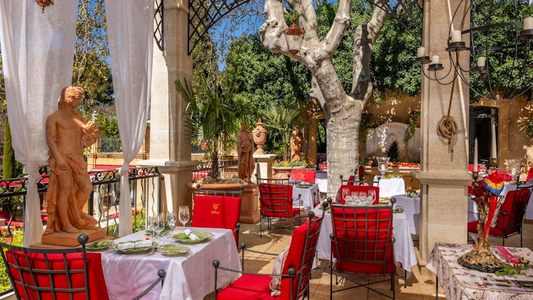 Villa Gallici restaurant terrace